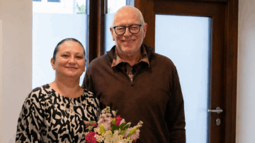 Apothekeninhaber Robert Götz mit der ehemaligen Leiterin der Blisterabteilung