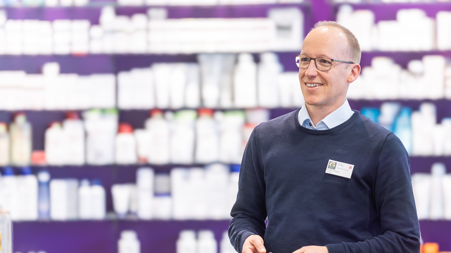 Apotheker bei der Kundenberatung